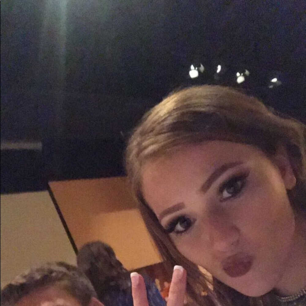 Meet your Posher, Elle